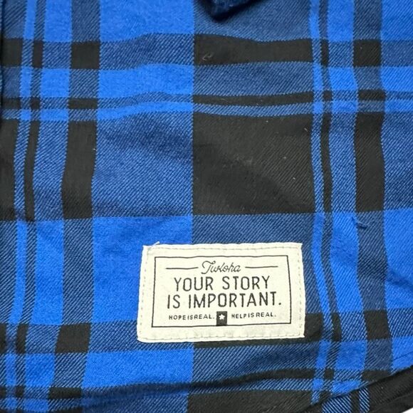 TO WRITE LOVE ON HER ARMS Women’s Blue & Black Plaid “I Refuse To Let Fear Win” - Picture 5 of 6